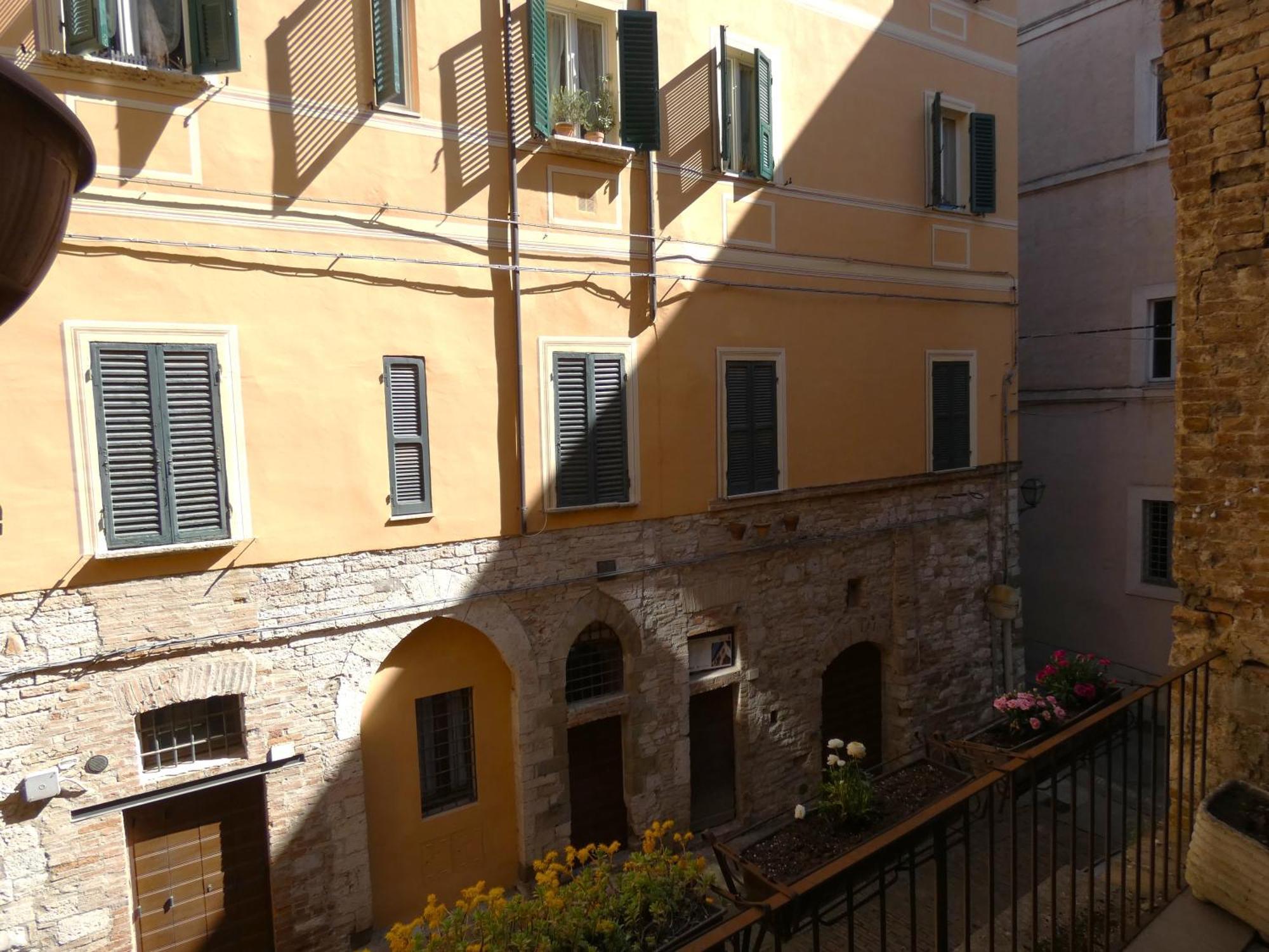 Via Vincioli - La Terrazza Nel Cuore Di Perugia Перуджа Экстерьер фото